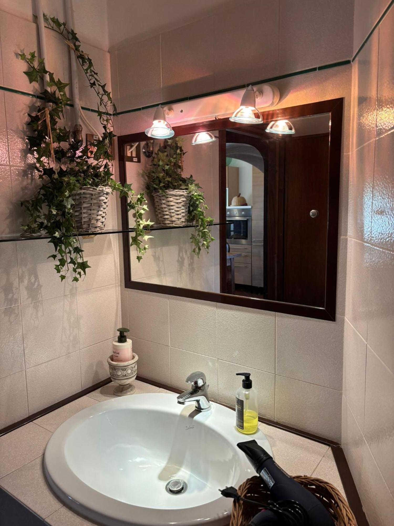 Cottage With A Great Fenced Garden In The Tuscan Countryside チェチナ エクステリア 写真